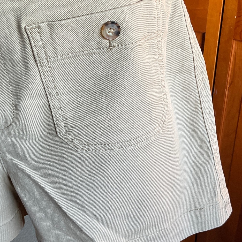LOFT Women's Beige Cargo Shorts - Picture 3 of 3